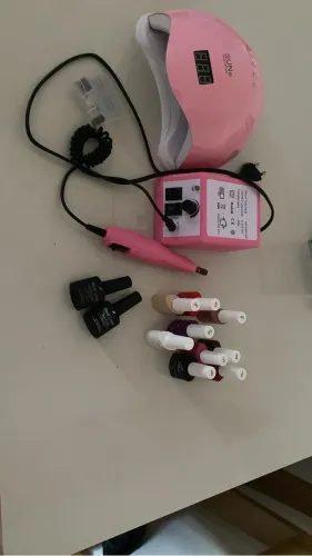 Vendo cabine de unha motos e esse esmaltes tudo por 150$ usado apenas