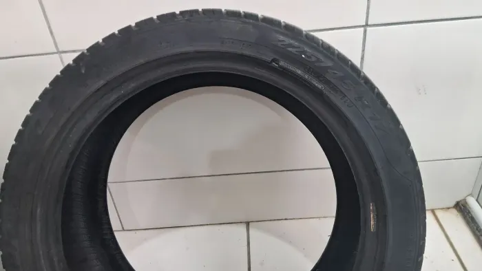 PNEUS ARO 17 225/45 EM CONDIÇÕES DE USO