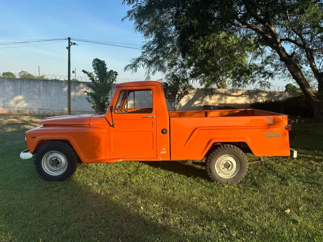 Ford F-75 4X4 2.3 1974