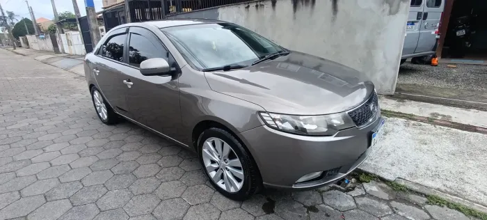 Kia Motors Cerato 1.6 16V Aut. 2013