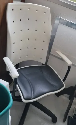 Cadeira de escritório gitatória