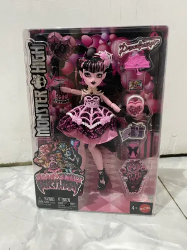 Boneca Monster High Draculaura Aniversário de 1600 anos
