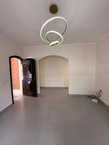 Casa para venda com 03 dormitórios no bairro Santa Terezinha em Várzea Paulista - SP.