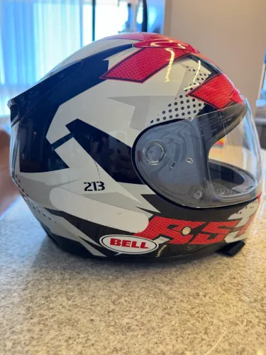 Capacete Bell RS-1 Topo Snow Camo Branco/Preto/Vermelho