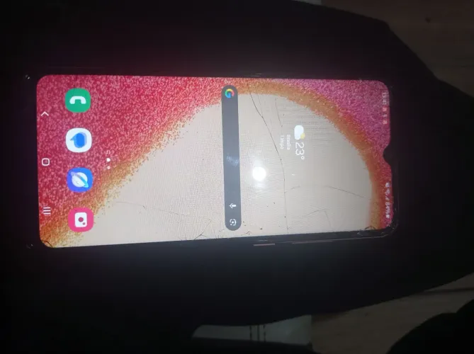 Celular A04e 64Gb de memória celular com tela quebrada funciona tudo certinho 