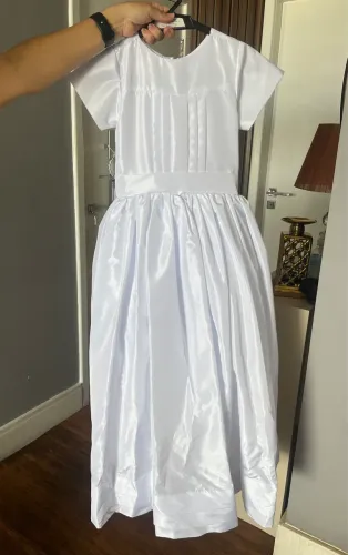 Vestido branco de ótima qualidade, para crianças de 8 até 10 anos