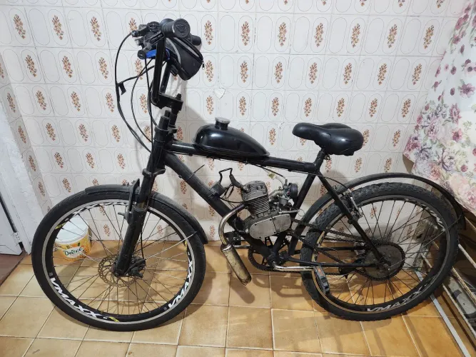 Bike Motorizada - aceito negociações. Fecho em (800)