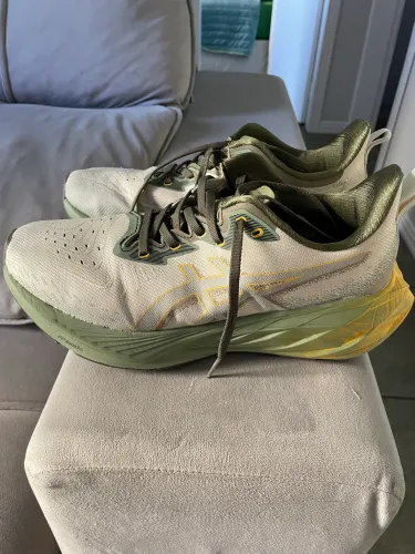 Tênis Asics Novablast 4