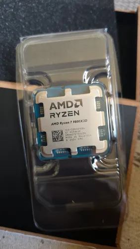 AMD Ryzen 9800X3D