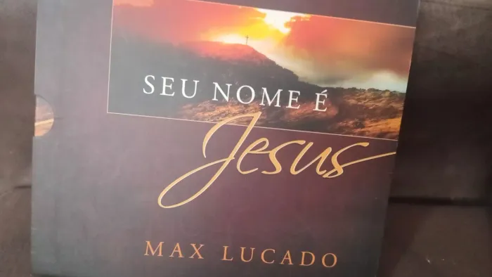 Livro de estudo JESUS páginas coloridas