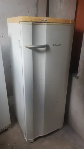Geladeira em ótimo funcionamento