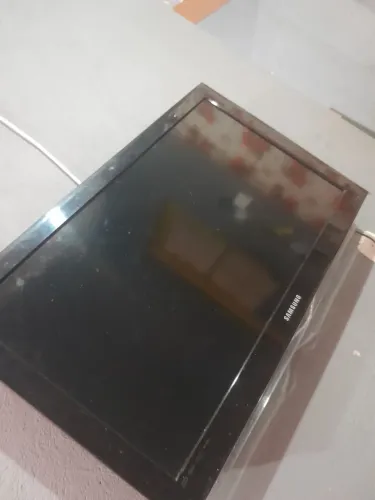 Tv em ótimo estado tela limpa