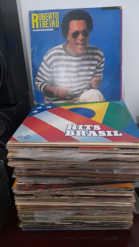 Vendo vários lps de vários cantores