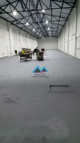 Galpão comercial, 912 m², todo reformado, à venda em Ramos!!!!