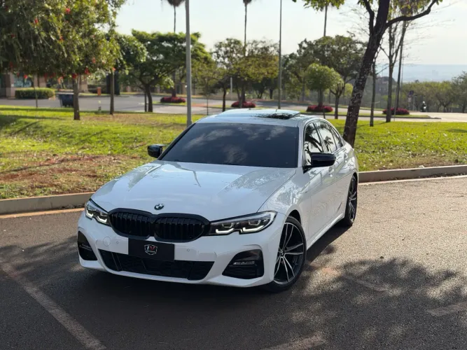 BMW 320I A 2.0 TB M Sport Activeflex 16V 4P 2022