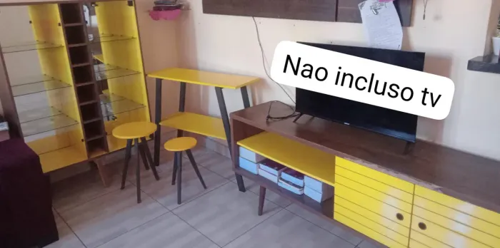 Móveis de sala.Todos os itens amarelo no dinheiro faço 500