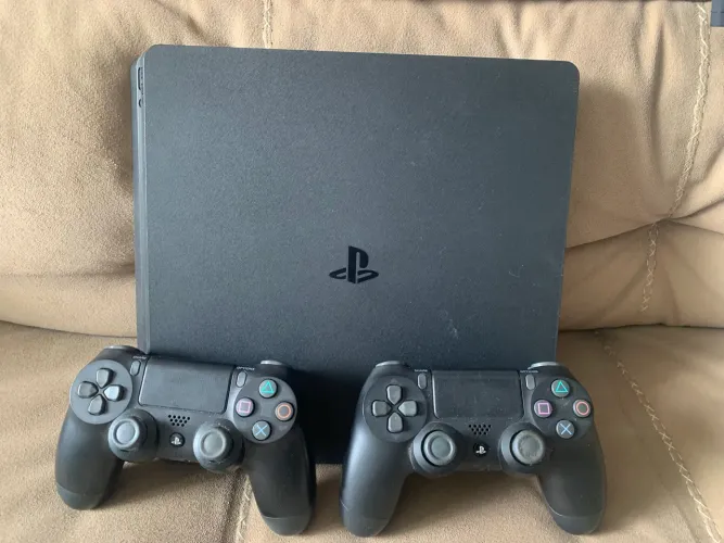 PS4 Slim 500 GB com Leitor de Disco