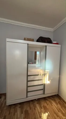 Guarda roupa e armário de cozinha