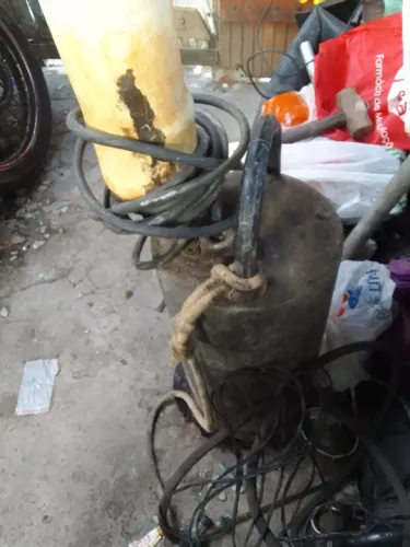 Bomba submersa