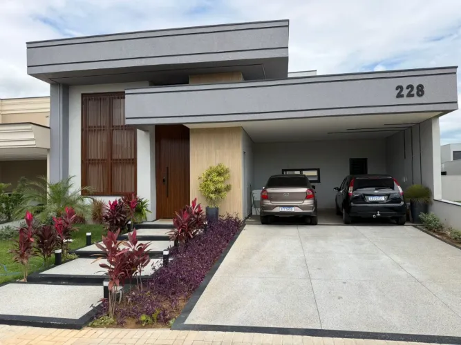 Casa em Condomínio de Alto Padrão em Indaiatuba-SP: 3 quartos, 3 suítes, 2 salas, 4 banhei