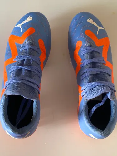 Chuteira puma Neymar, usada duas vezes, lavor original 750, valor a ser vendido por 350 