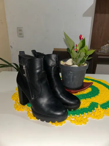 coturno plataforma Cano Curto Detalhe Em Zíper Feminino Confortável