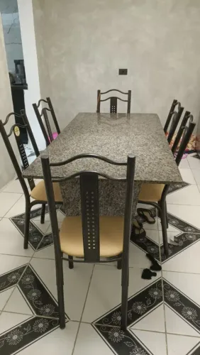 Mesa com 6 cadeiras