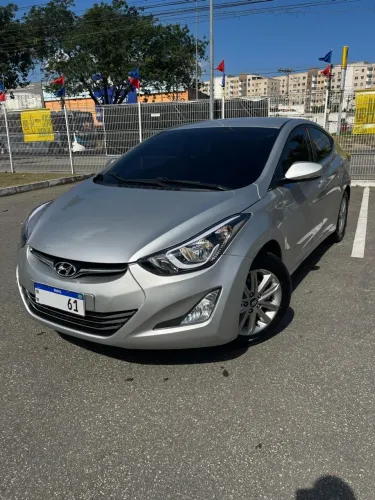 Hyundai Elantra GLS 2.0 16V Flex Aut. 2015
