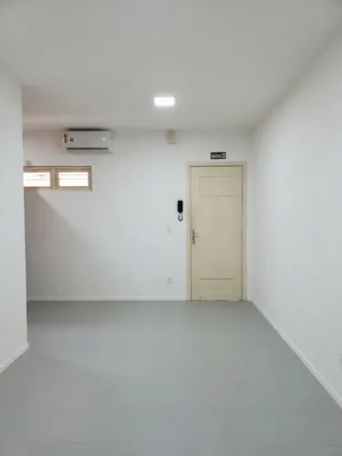 Sala comercial no Reduto, próx. Bijou e Boulevard 