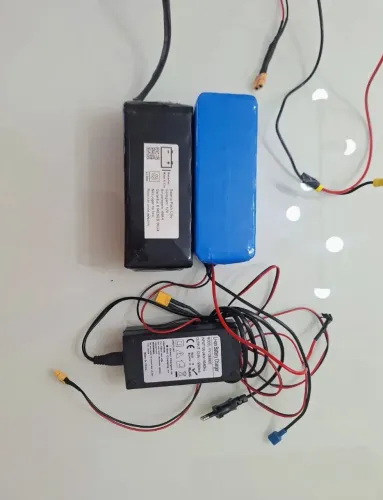 Baterias de lítio recarregáveis com 12v 40ah + carregador