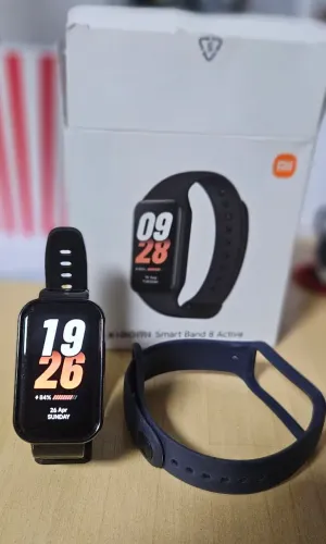 Smartwatch Xiaomi Mi Band 8 Active + Pulseira Extra - Na Caixa
