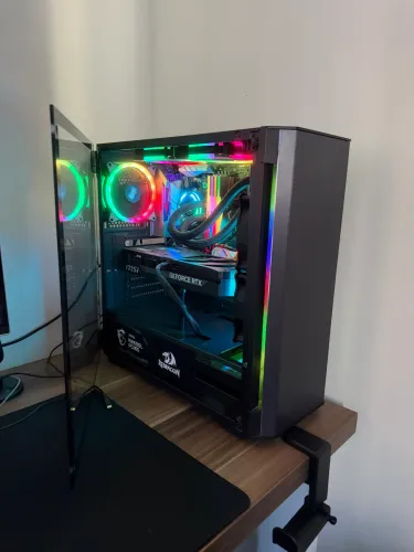 PC Gamer Ryzen 7 5700X3D + RTX 5070 Ti + 32GB RAM + NVMe 1TB