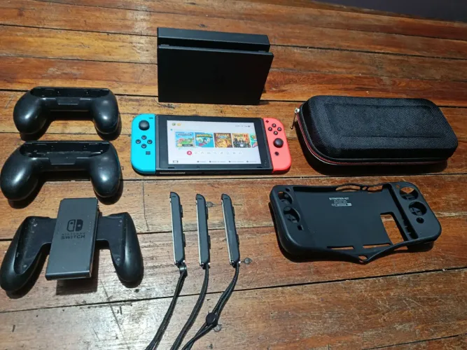 Nintendo switch V1 desbloqueavel por Software Completo faço envio pela Olx pay