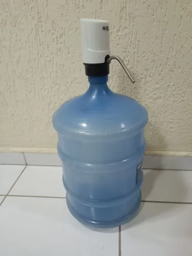 Galão de água 30L + bomba eletrônica