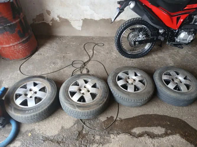 Vendo jogo de rodao aro 13 universal