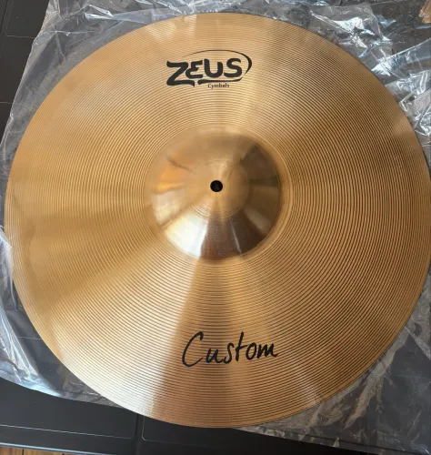 Crash Zeus Custom 19?