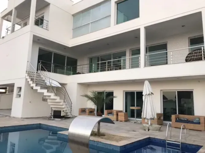 Casa para Locação em condomínio com 5 suítes com Piscina520 m2 - Condomínio Arujá 5 - Aruj