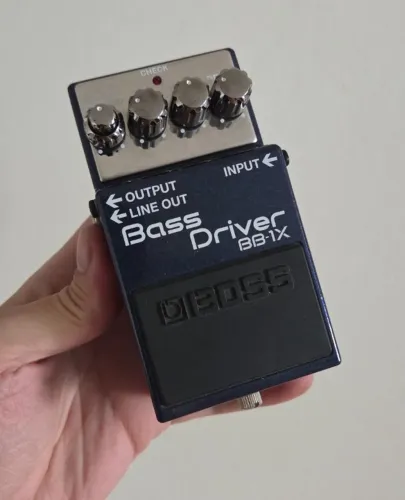Pedal overdrive/DI para baixo Boss Bass Driver BB-1X
