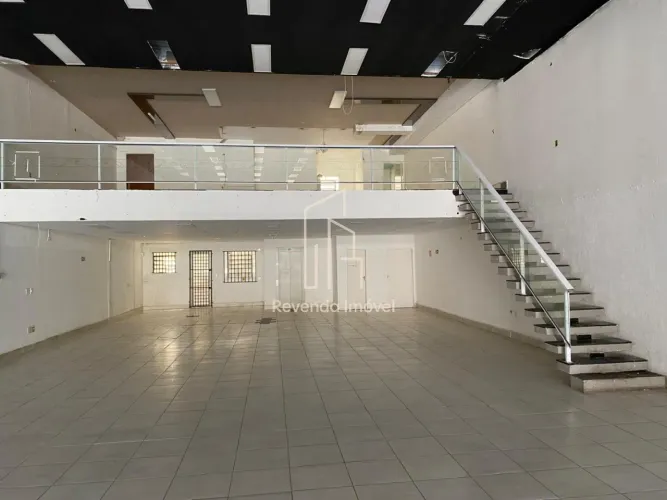 Prédio Comercial à Venda em São Paulo-SP, Vila Santa Teresa: 6 Salas, 3 Banheiros, 800m² d