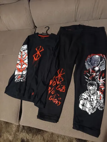 Kit berserk ikaricorp (blusa+calça moletom)