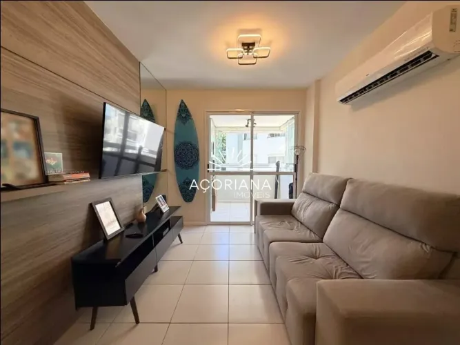 Apartamento à Venda no Itacorubi: 2 Quartos, Suíte, Sacada e Vaga