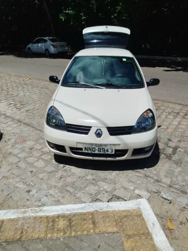 Renault Clio Hi-flex 1.0 16V 3P 2011