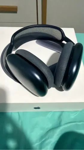 AirPods Max usb C pouquíssimo usado. Com Apple care até 02/2027.
