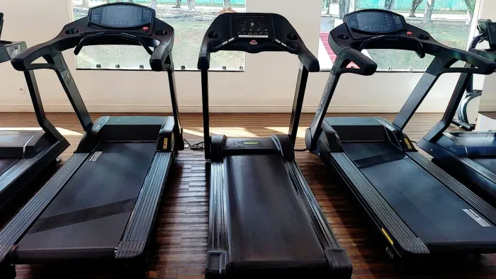 Manutenção e conserto de esteira