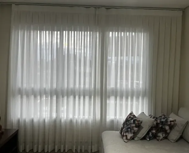 Cortina bege leve 2,70 x 3,30 m