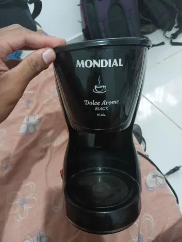 Cafeteira Mondial sem xícara 