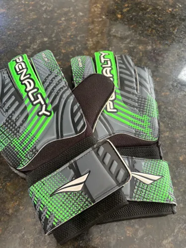 Luva de Goleiro Penalty Delta 1 X - Verde+Preto / usada 1 vez