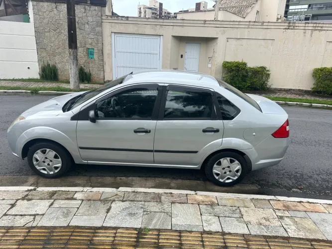 Ford Fiesta Sedan 1.0 8V Flex 4P 2008