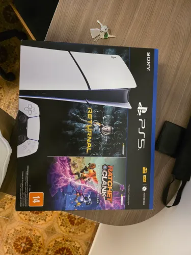 PlayStation 5 Slim - Completo, pouco uso, estado impecável!
