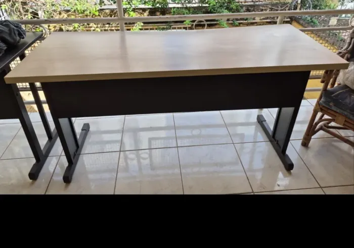 Mesa de escritório (1.50x0.60)